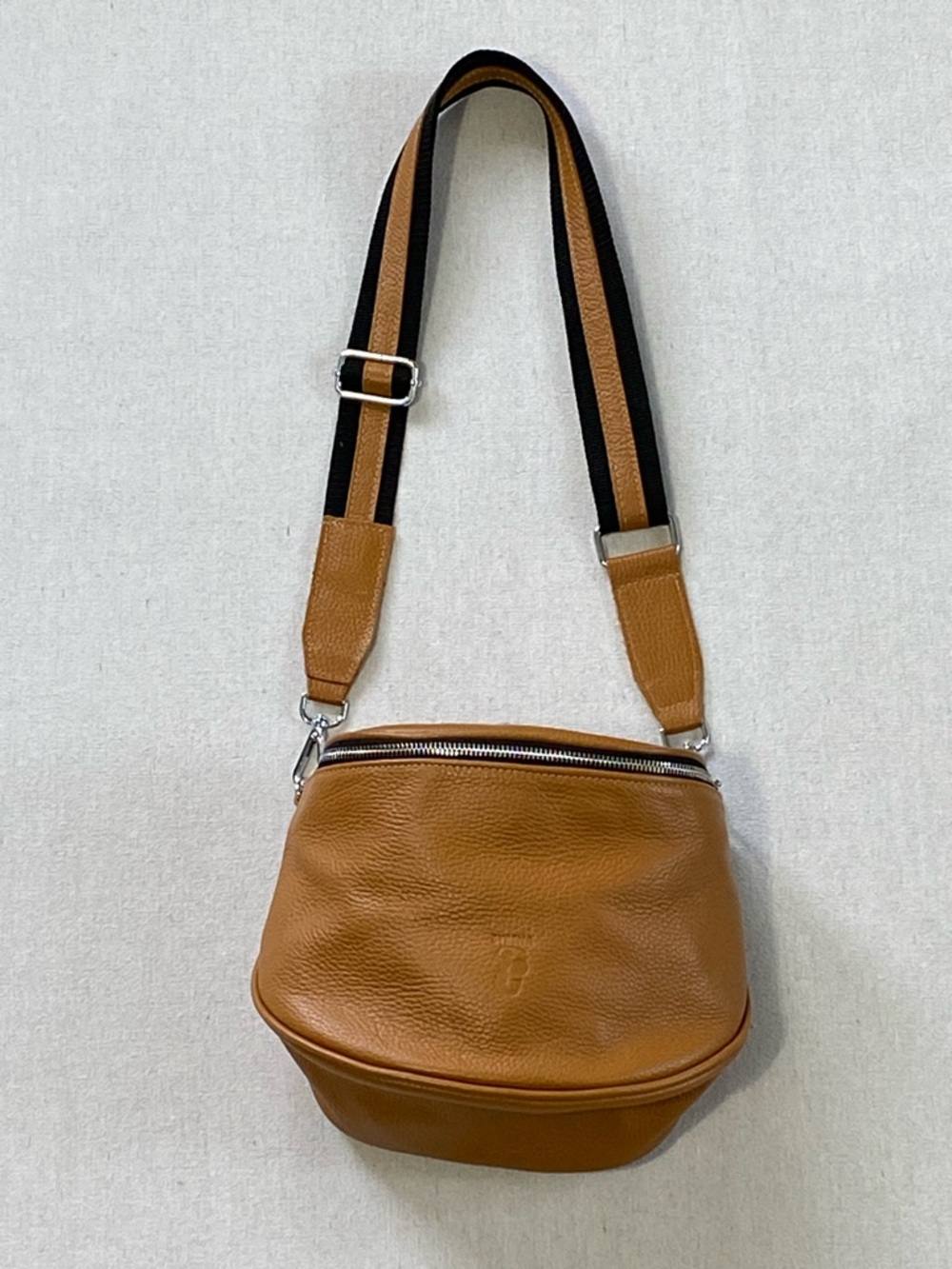 Syrena Leather Crossbody Adjustable Strap Bag - Picture 9 of 15